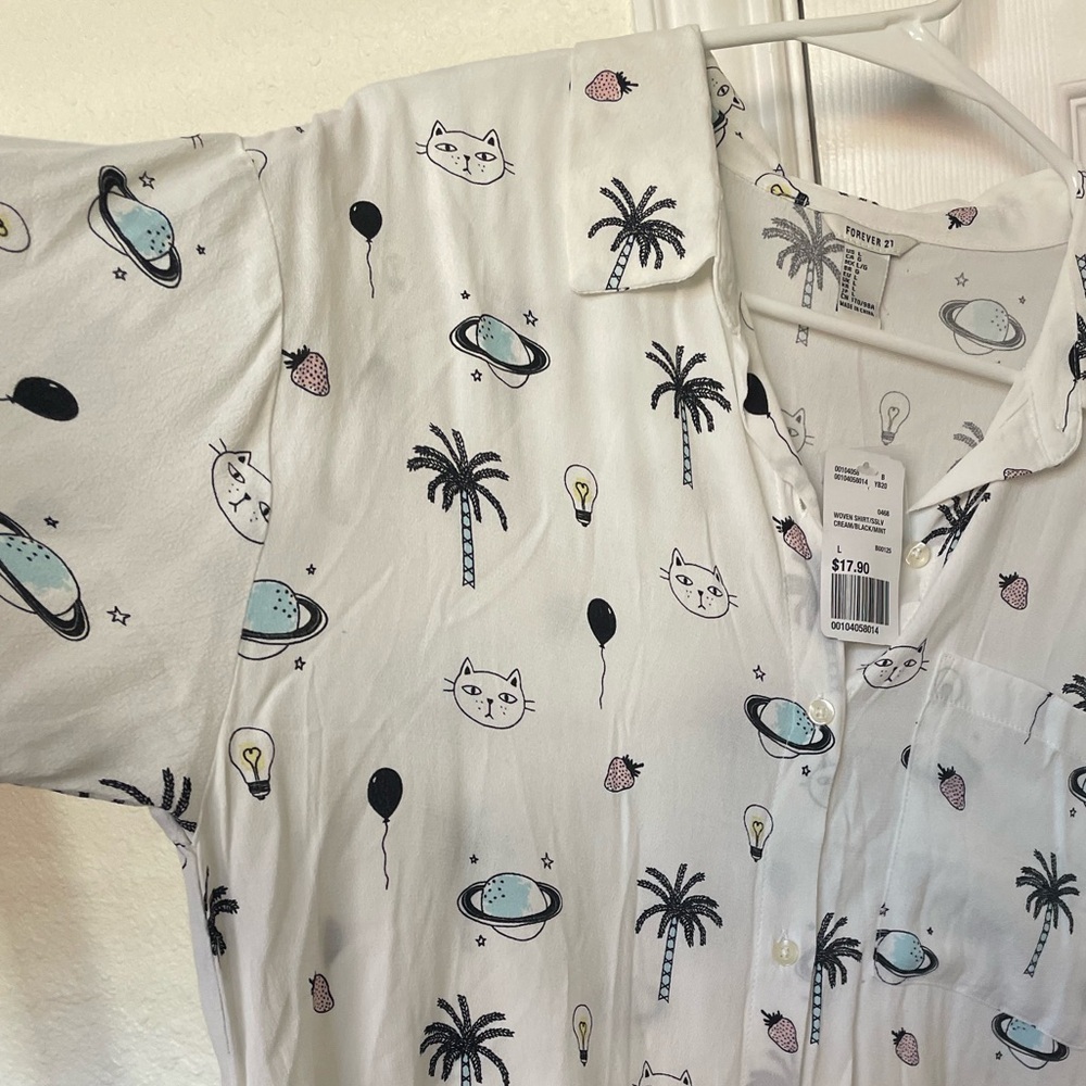 NEW WITH TAG- FOREVER 21 - Picture 2 of 5